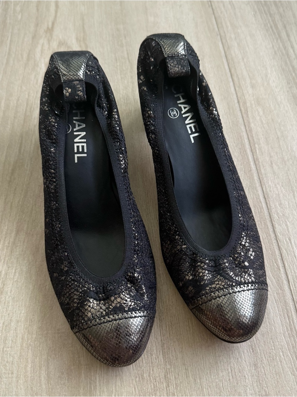 CHANEL Women’s Black/Silver Cap Toe Block Heel Pumps Leather Lace US 8.5